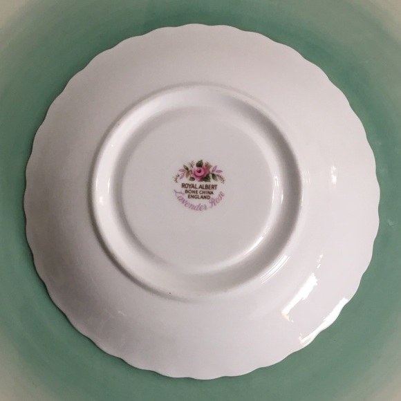 Vintage Royal Albert Lavender Rose trio, teacup, saucer, cake plate - Picture 9 of 13